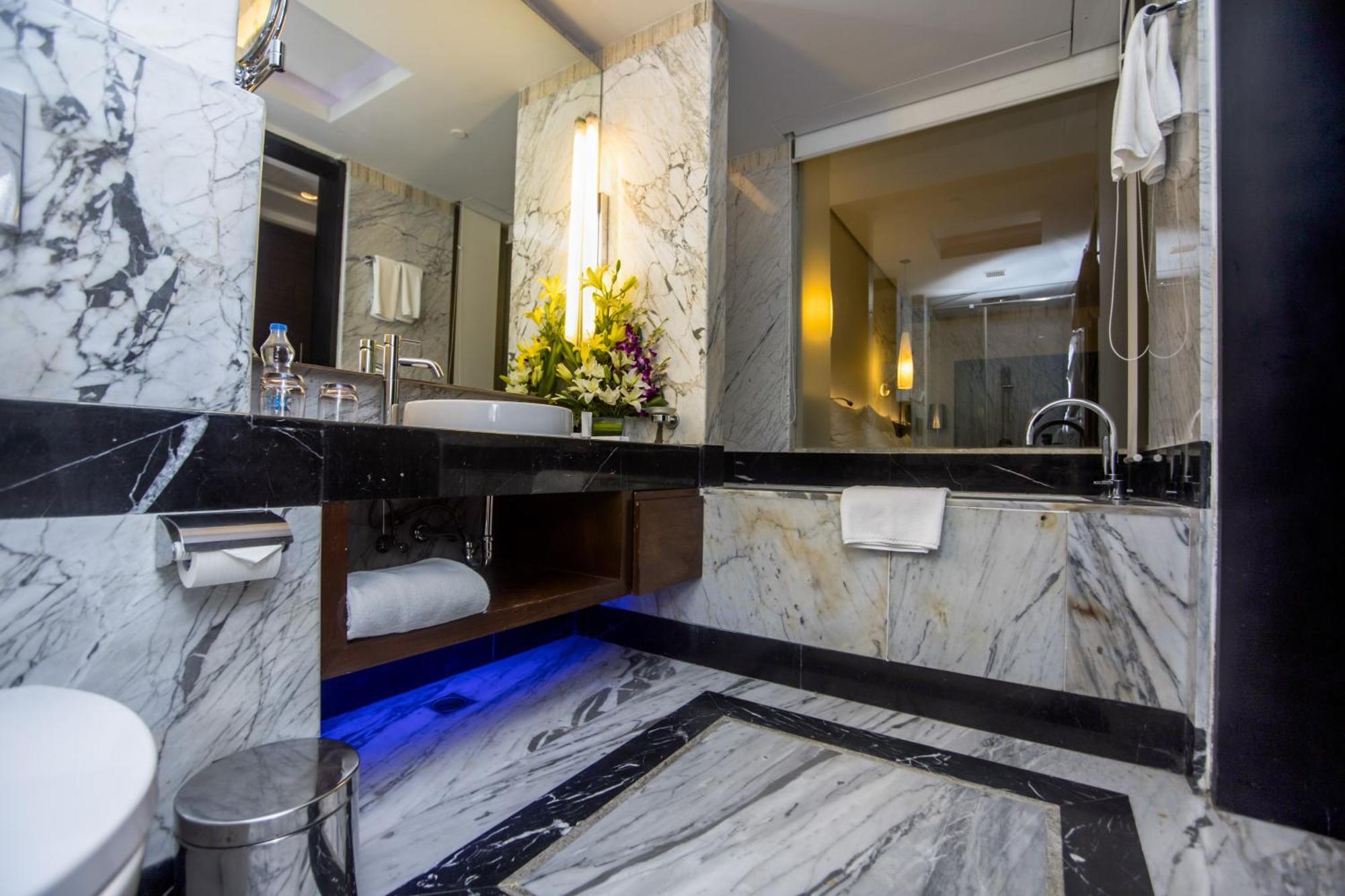 Club lounge access, 1 Bedroom Junior Suite, 1 King